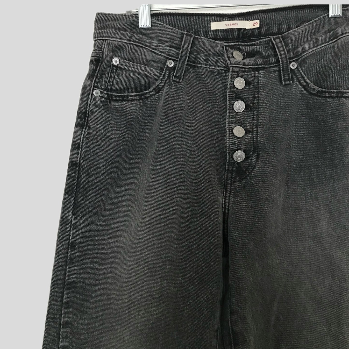 levis-faded-black-94-baggy-jeans