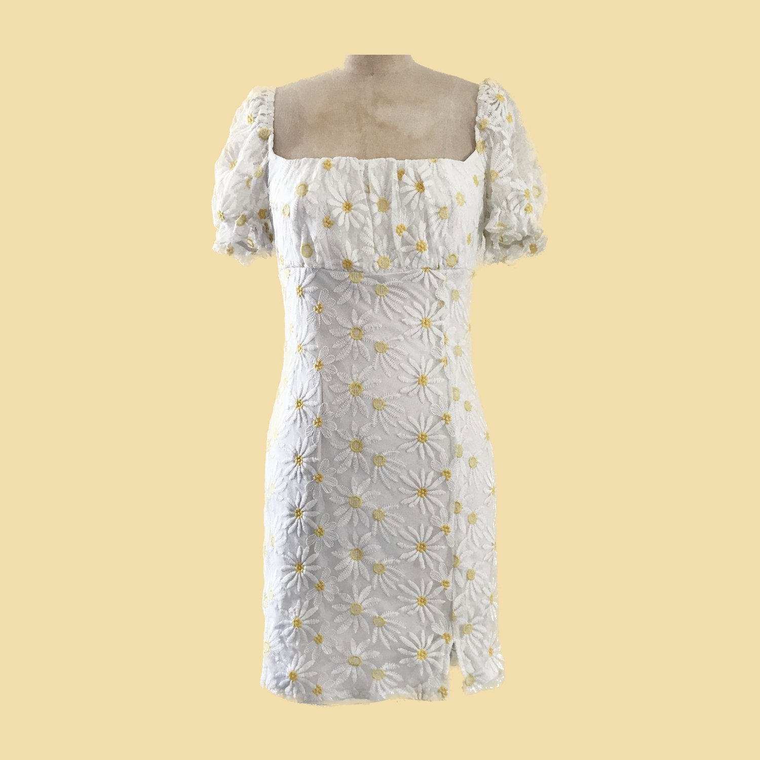 Peppermayo White Daisy Floral Mini Dress – Prelovely Peppermayo White Daisy Floral Mini Dress – Prelovely