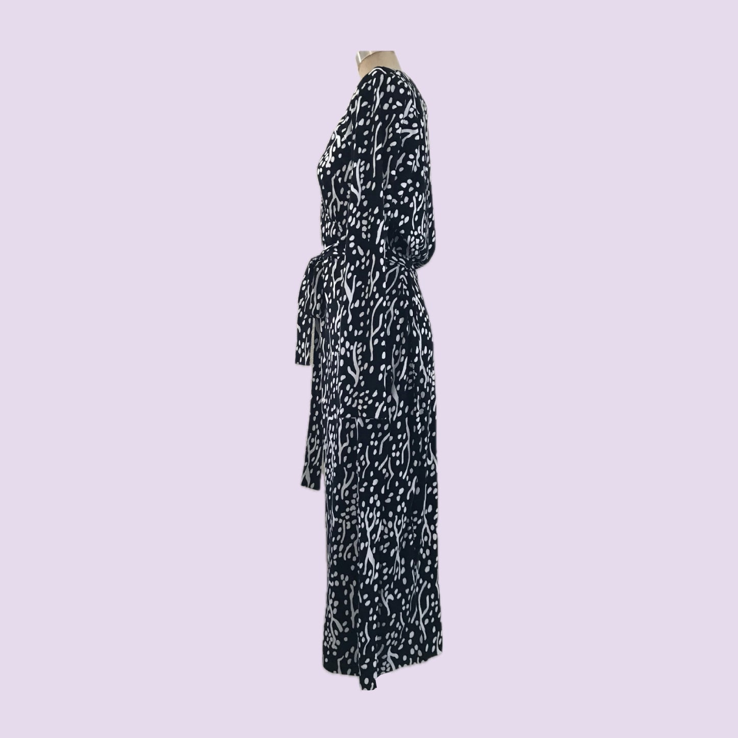 dvf-black-white-cotton-printed-wrap-dress