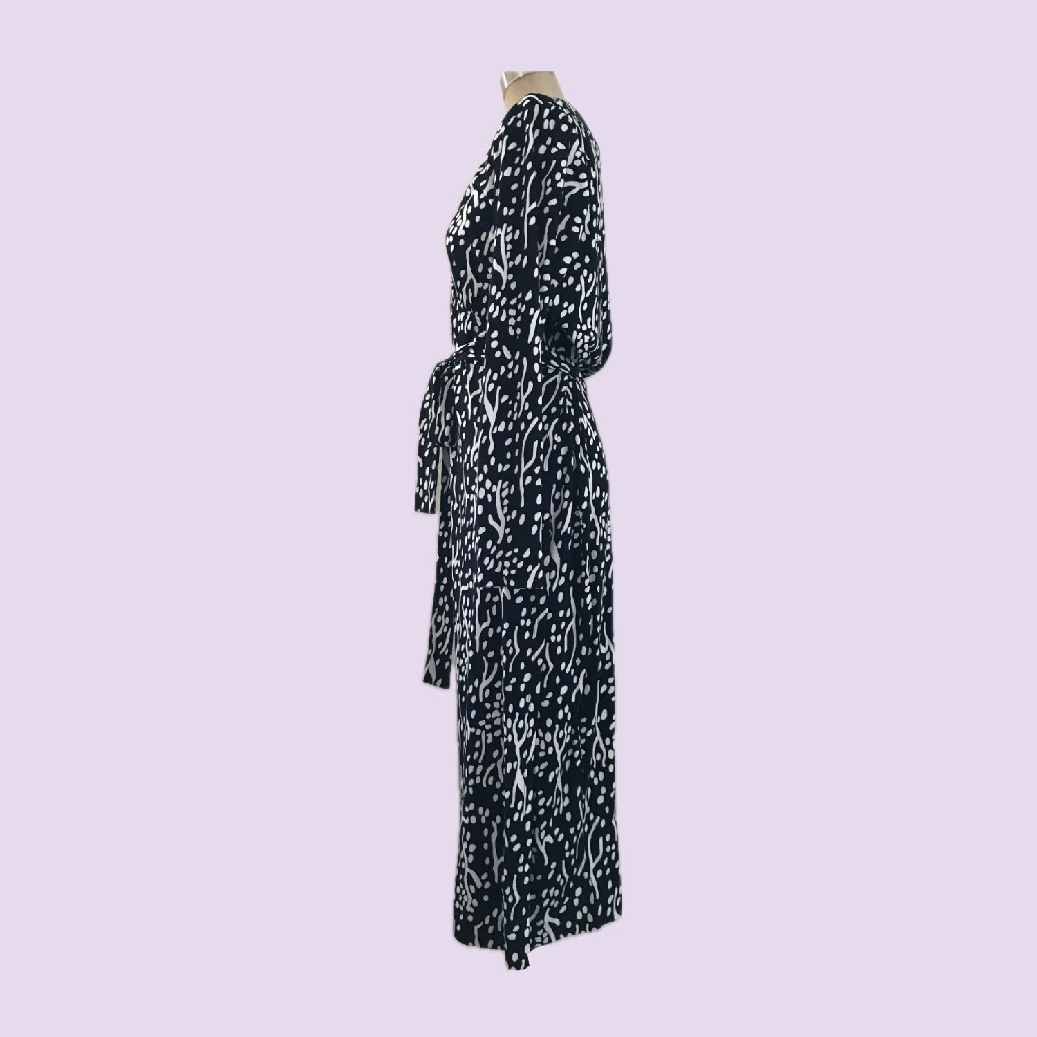 dvf-black-white-cotton-printed-wrap-dress