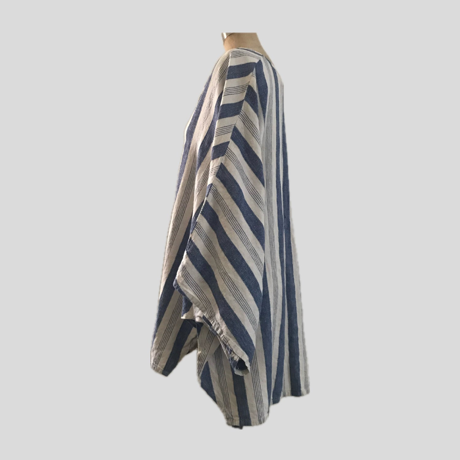 jens-pirate-booty-linen-striped-blue-top