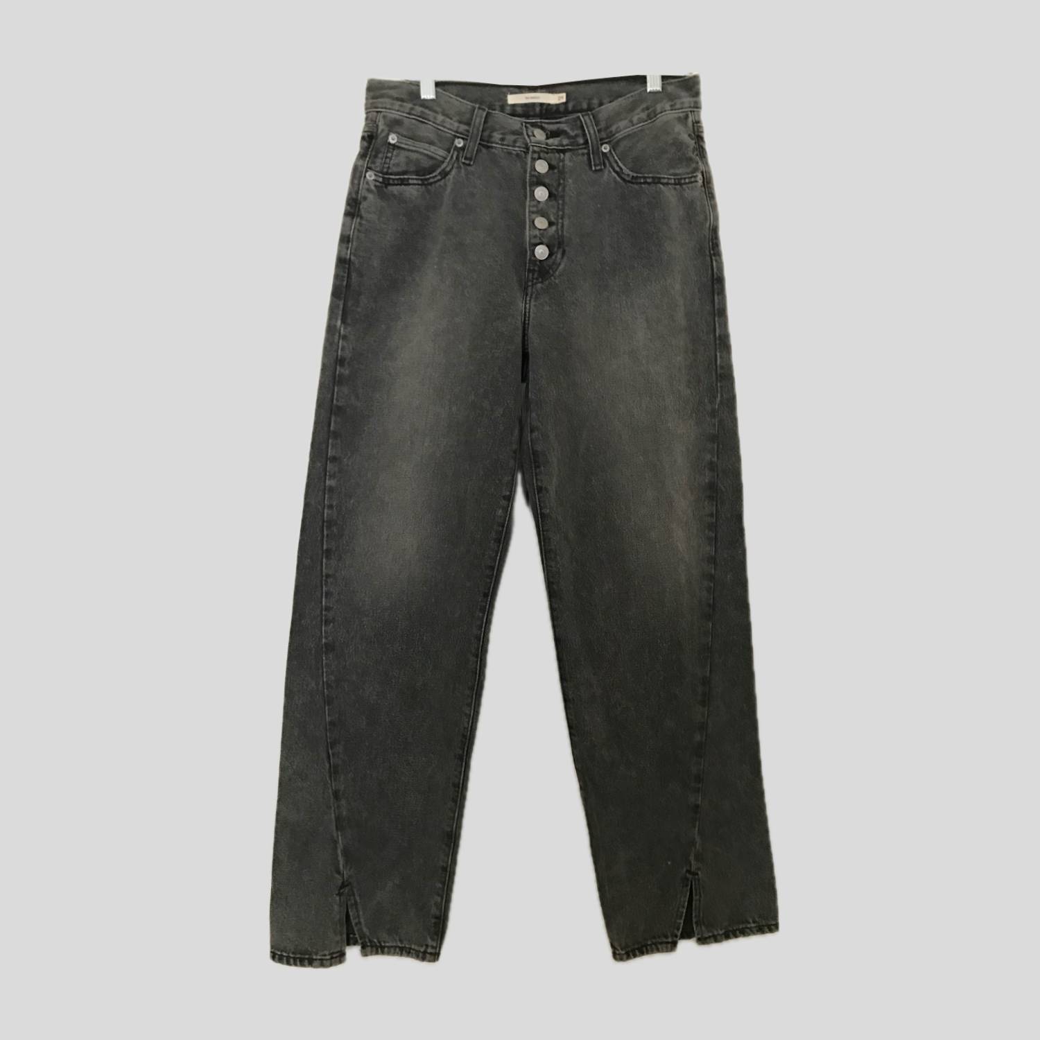 levis-faded-black-94-baggy-jeans
