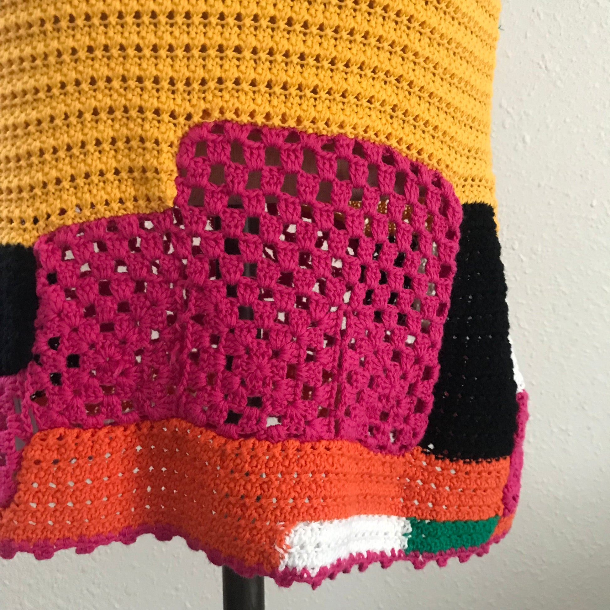 zara-colorblock-crochet-stretch-knit-cotton-mini-dress
